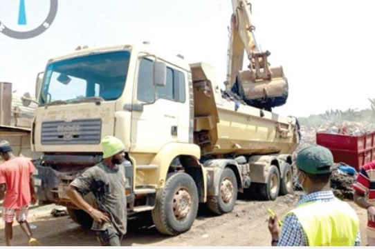 Zoomlion evacuates waste mountains in 10 W/R districts