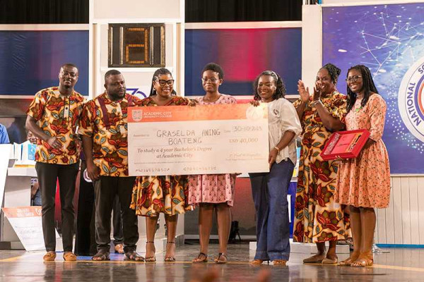 Exceptional 2023 NSMQ female contestant receives Presidential Scholarship from Academic City
