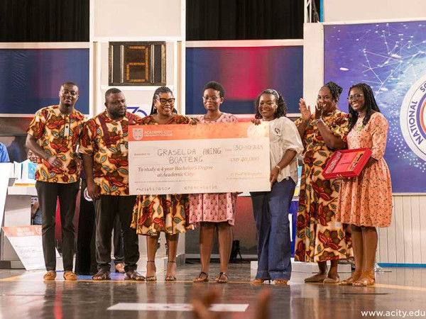 Exceptional 2023 NSMQ female contestant receives Presidential Scholarship from Academic City