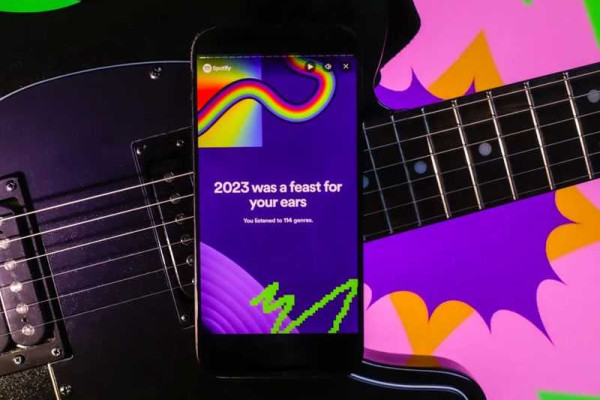 Here's How to Share and Customize Your 2023 Spotify Wrapped Results
