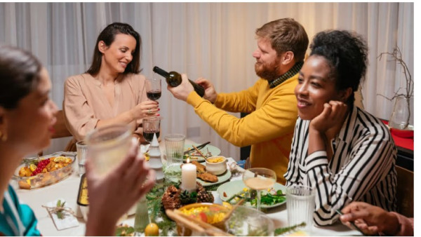 7 Simple Tips for Mindful Drinking This Holiday Season, According to Experts