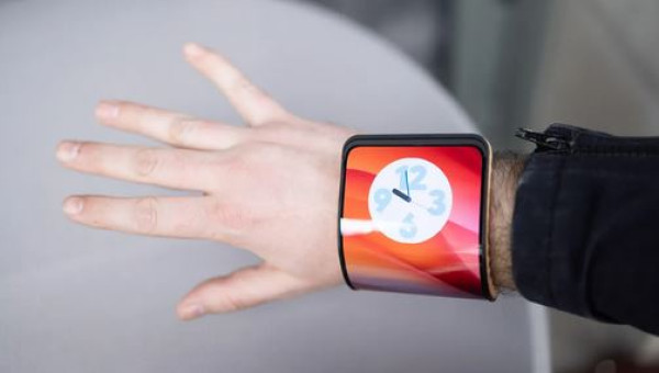 My Dream Wrist Phone Is Finally Here Thanks to Motorola's New Concept