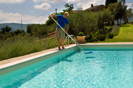 How to Use Pool Chlorine Tablets