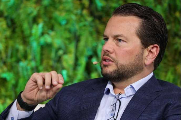 Pinterest CEO touts open source AI: ‘tremendous performance’ with reduced costs 