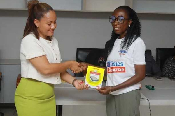 Ashfoam donates mattresses, sofas to 13 award-winning journalists 