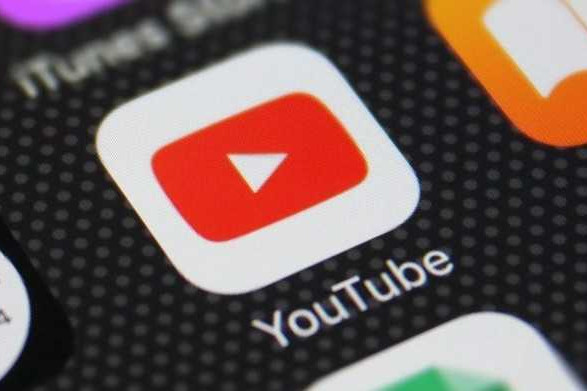 YouTube is working on a feature that will fix the messy home feed 