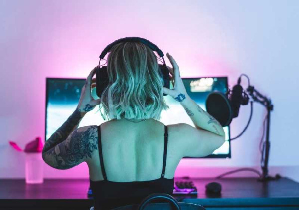 Netflix is betting on podcasts to become the new daytime talk show 