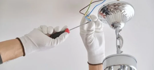 Do I Really Have to Turn Off All the Power to Replace a Light Fixture?