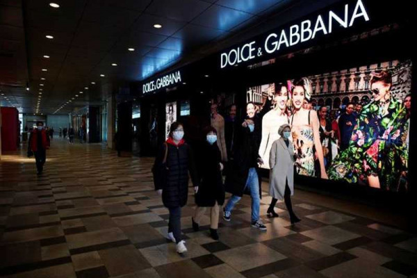  Dolce & Gabbana will lose out from virus crisis, founders tell paper