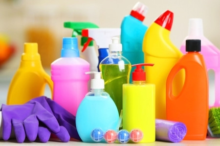 Never Mix These Cleaning Products 