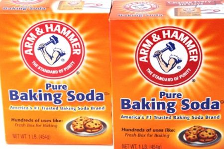 10 Genius Uses for Baking Soda 