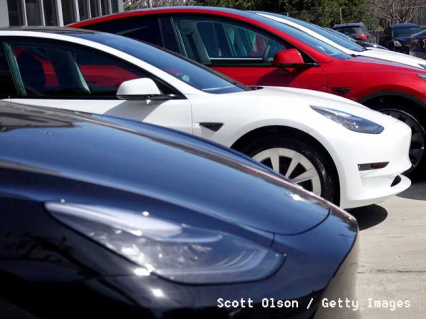 Tesla Q3 revenue falls short of expectations, while energy unit shows growth