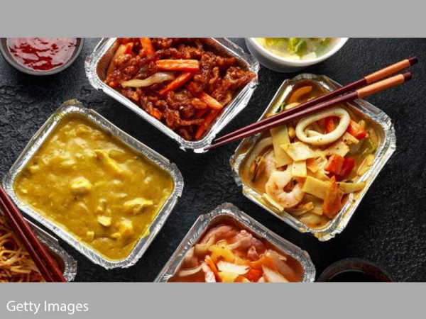 Coronavirus: How safe are takeaways and supermarket deliveries?