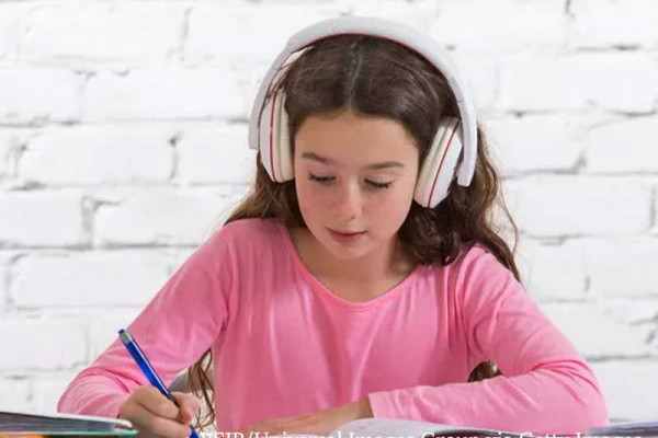 How to pick the right headphones for kids