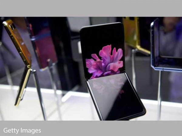 Z Flip and Razr: Folding screens bubble and scratch, tests find