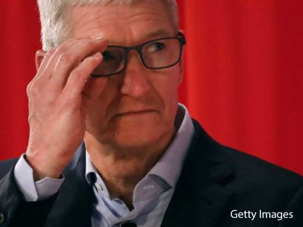 Apple, angry at Google, hits back at hack claims