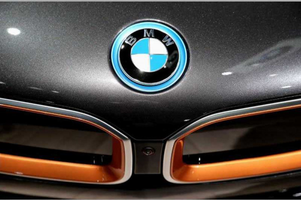 BMW to offer fully electric 5-series in emissions push
