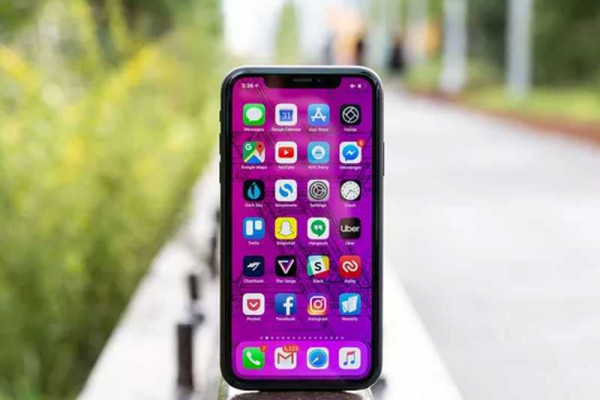 Apple and Samsung dominate top selling phone lists for 2019