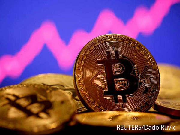 Bitcoin fights back after Sunday sell-off