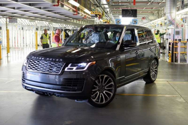 1st Range Rover made under social distancing