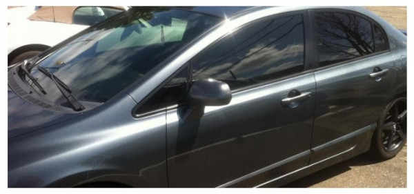 How to Unlock a Car Door With Power Windows and Locks