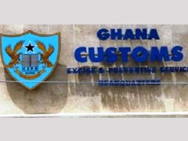 Customs officials intercept containers of undeclared goods in Ashanti Region