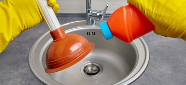 Using Muriatic Acid to Clean Drains