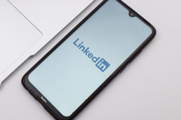 LinkedIn cuts 716 jobs as it phases out its China app