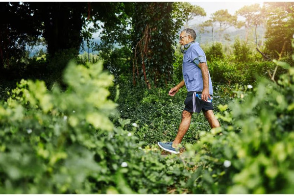‘Japanese Walking’: Try This Low-Impact Fitness Hack for Better Heart Health