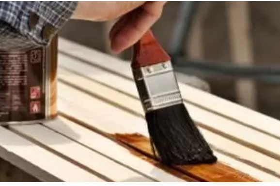 Clear Wood Finish: Varnish vs Oil