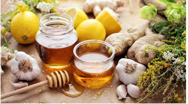What Are the Uses, Benefits, and Side Effects of Garlic and Honey?