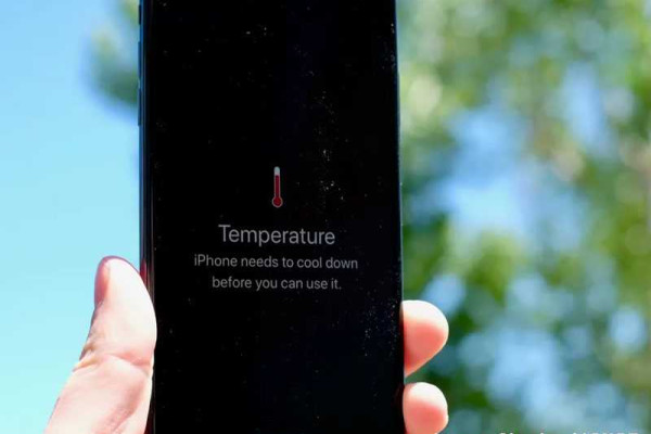 Don't Let Your Phone Melt: Tips to Prevent Overheating in Extreme Heat