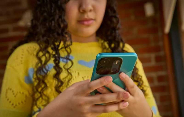UK consulting on bringing in social media ban for under 16s