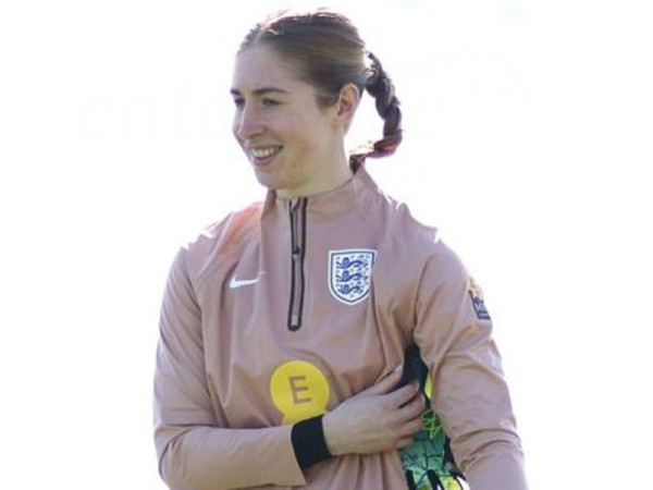 Women's World Cup: England's Sandy MacIver rules herself out