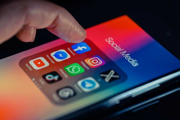 Consumers lost $2.1B to social media scams in 2025, FTC reports