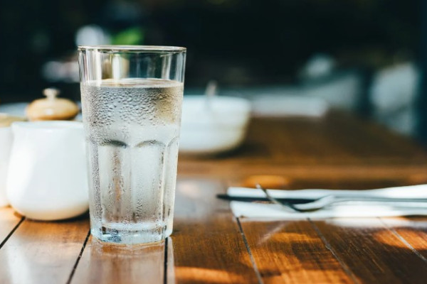 7 Science-Based Health Benefits of Drinking Enough Water