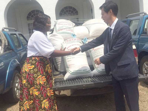 Central Region receives 2.5 tonnes seeds to boost rice production