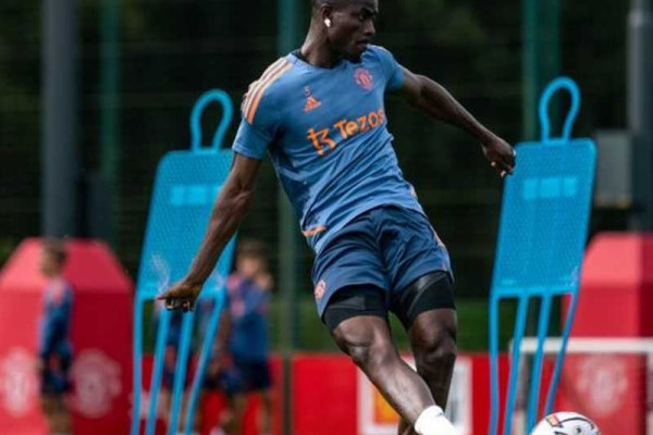 Eric Bailly: Manchester United defender completes move to Besiktas