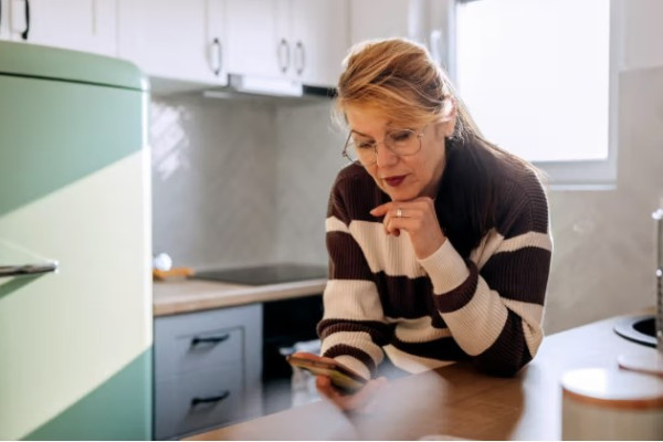 ‘Menopause Cocktail’: Can Allergy, Acid Reflux Meds Help Alleviate Symptoms?