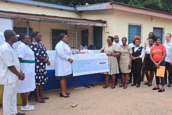 Alisa donates to Accra Psychiatric Hospital