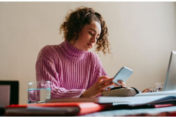 Does Using AI Affect Your Brain Performance?