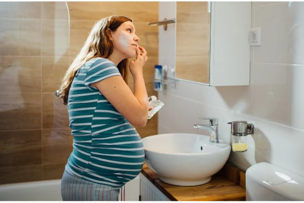 Your Guide to a Pregnancy-Safe Skin Care Routine