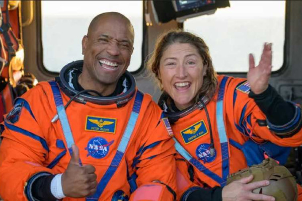 Artemis crew home safely after completing historic mission to the Moon