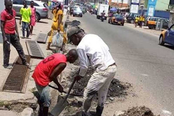 Ayawaso Central Municipal Assembly intensifies Operation Clean Your Frontage campaign