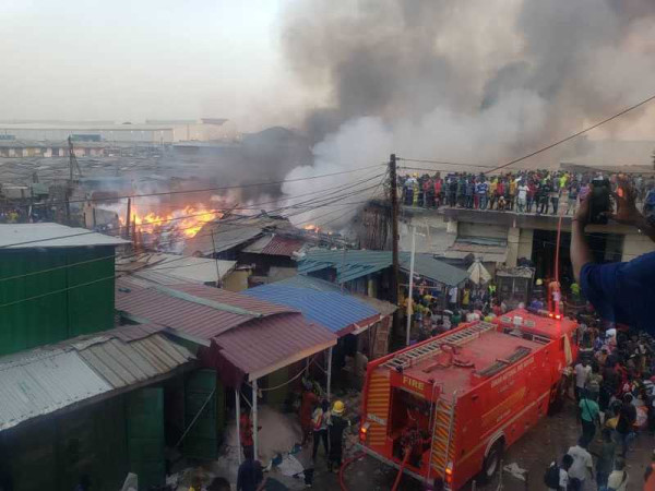 Accra: Fire destroys shops at Kantamanto market