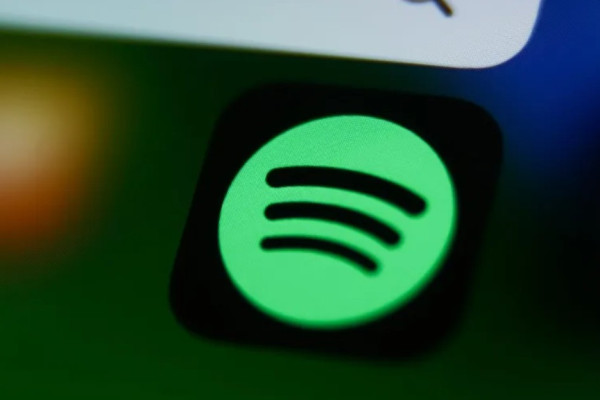 Spotify and Universal Music strike deal allowing fan-made AI covers and remixes