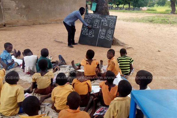 About 2.3 million kids in Ghana have no desk at school – EduWatch