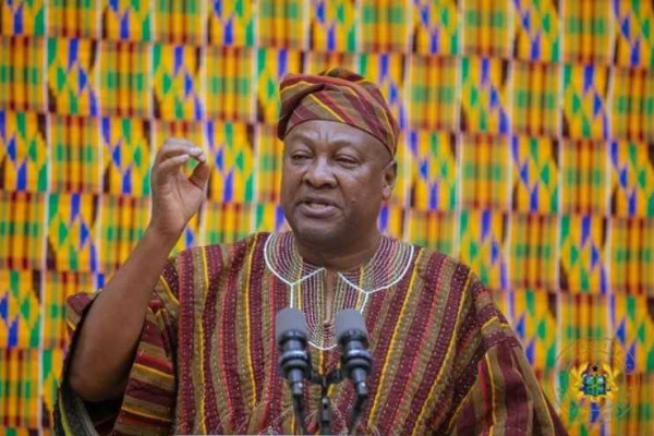 Cocoa price cut necessary for sector – Pres Mahama