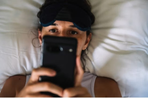 Will Blue Light From Your Phone Disrupt Your Sleep? What We Know