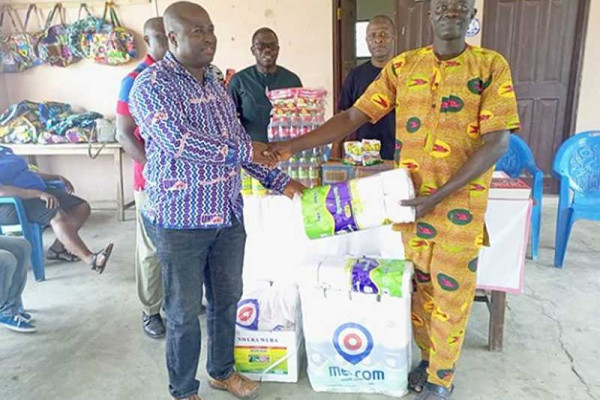 Ho cured lepers receive support from UNICOF